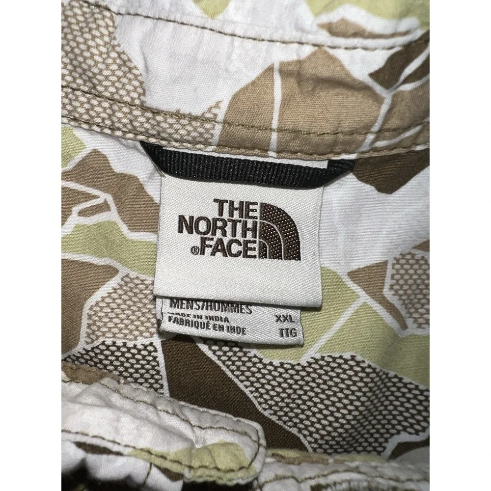 The North Face Mens Camo Mountain Print Short Sleeve Button Up Shirt XXLarge